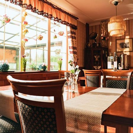 Hotel Dwor Ostoia à Rymanów Extérieur photo