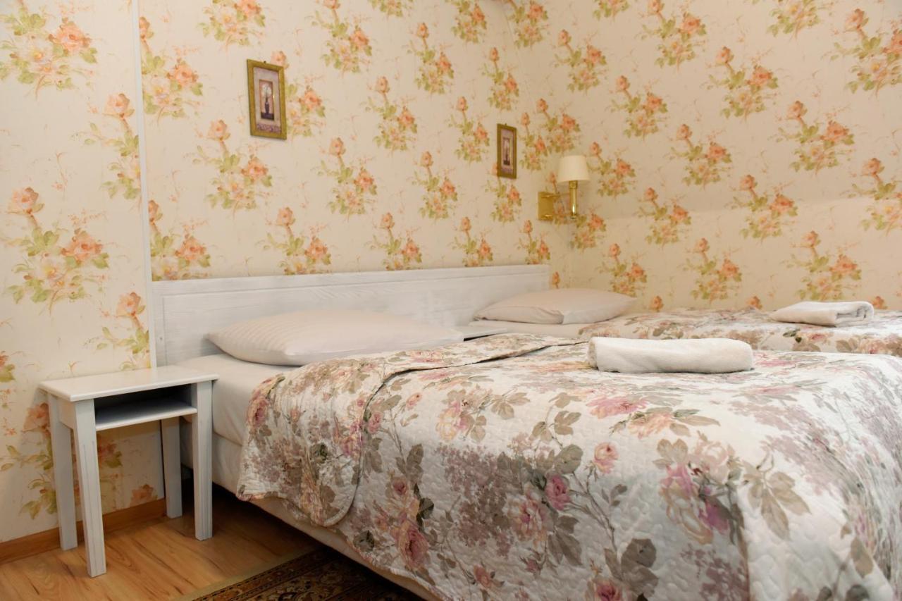 Hotel Dwor Ostoia à Rymanów Extérieur photo