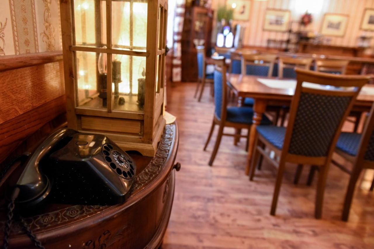Hotel Dwor Ostoia à Rymanów Extérieur photo