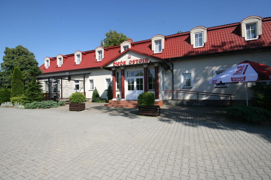 Hotel Dwor Ostoia à Rymanów Extérieur photo
